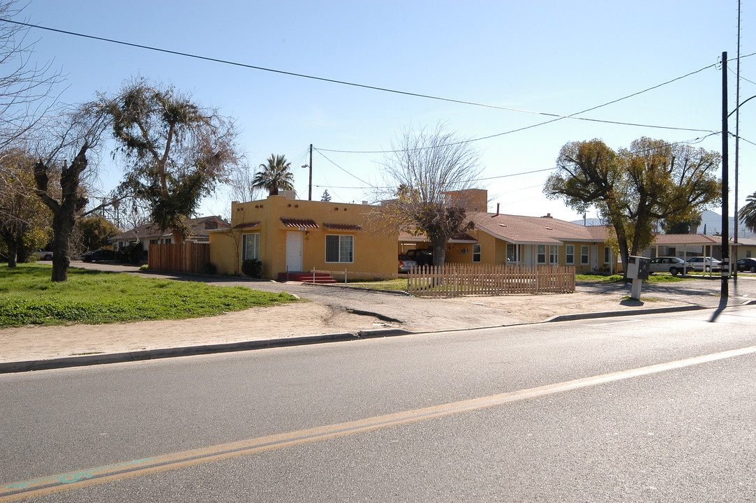 210-220 San Jacinto St in Hemet, CA - Building Photo