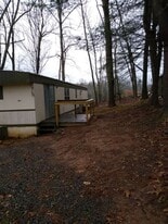 15 Holly Acrs Ln in Arden, NC - Building Photo