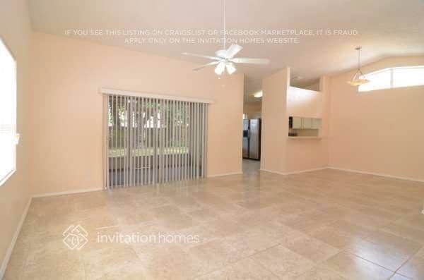 13336 Laraway Dr in Riverview, FL - Foto de edificio - Building Photo