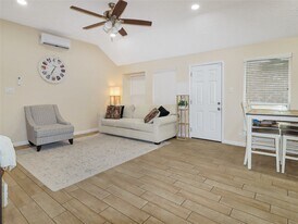 5622 Lycomb Dr in Houston, TX - Building Photo