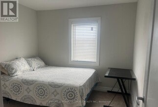 66 Munch Ave in Cambridge, ON - Building Photo - Building Photo