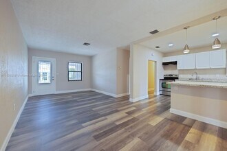 14110 Van Buren St in Miami, FL - Building Photo - Building Photo