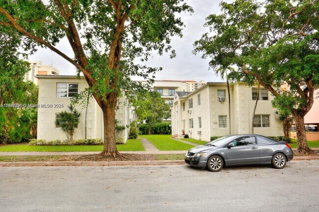 27 Phoenetia Ave in Coral Gables, FL - Building Photo - Building Photo