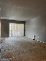 11238 Cherry Hill Rd in Beltsville, MD - Building Photo