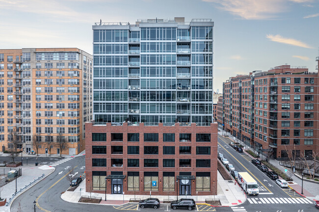 1425 Hudson St in Hoboken, NJ - Building Photo - Building Photo