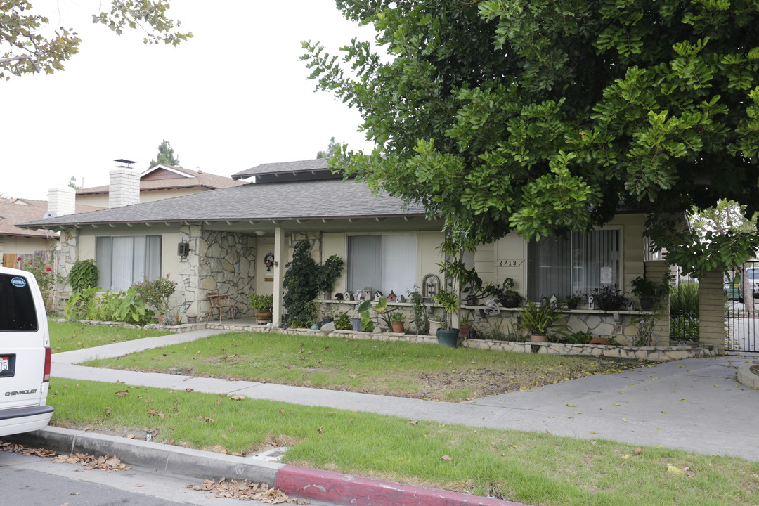 2719 W Juniper St in Santa Ana, CA - Building Photo