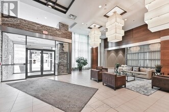 1 Hurontario St in Mississauga, ON - Building Photo - Building Photo