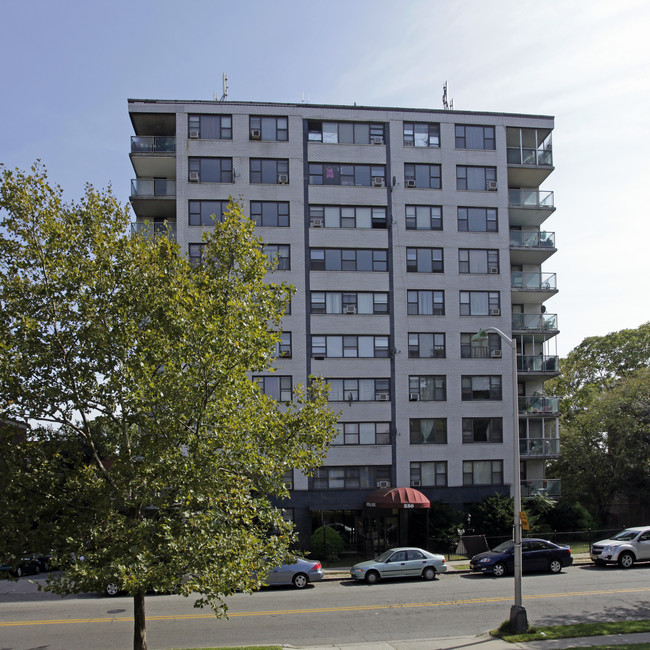 Imperial House Apartments in East Orange, NJ - Foto de edificio - Building Photo