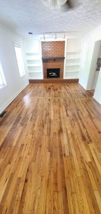 2165 Rosebud Rd in Grayson, GA - Building Photo