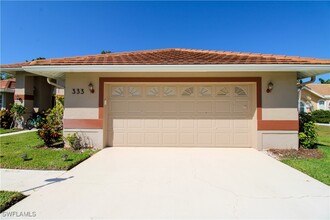 333 Wentworth Ct in Naples, FL - Building Photo - Building Photo