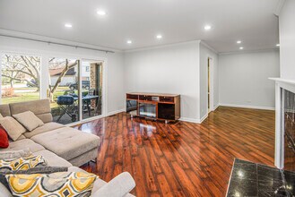 1168 Middlebury Ln in Wheeling, IL - Building Photo - Building Photo