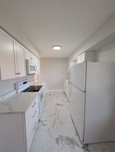 36 Debra Ln in Asheville, NC - Foto de edificio - Building Photo