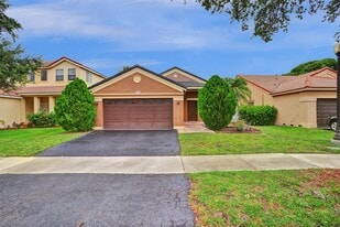 839 Falling Water Rd in Weston, FL - Building Photo