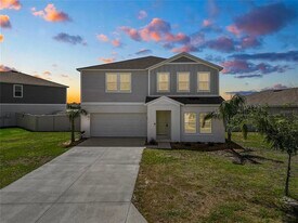 5463 Arlington River Dr. in Lakeland, FL - Building Photo