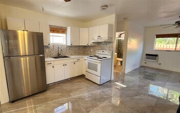 1136 NE 13th Ave in Fort Lauderdale, FL - Building Photo - Building Photo