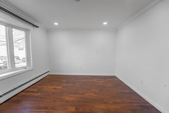 157 Roosevelt Ave in Jersey City, NJ - Building Photo - Building Photo