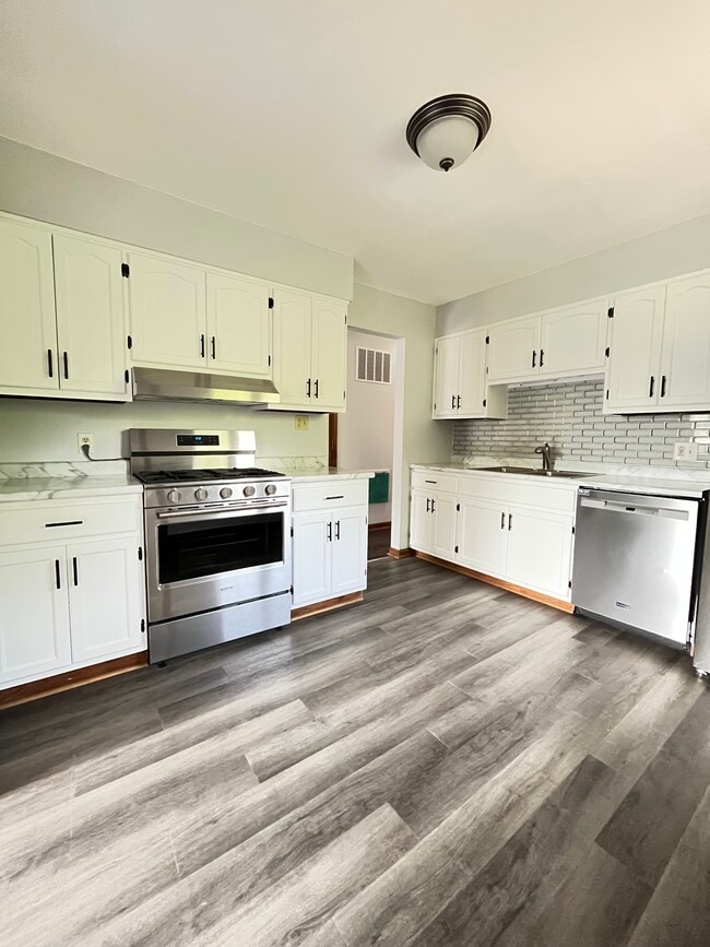3722 Crescent Dr, Unit 1