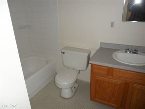 427 Seymour Ave in Lansing, MI - Building Photo - Building Photo