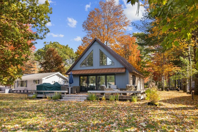 property at 8015 Aarwood Trl NW