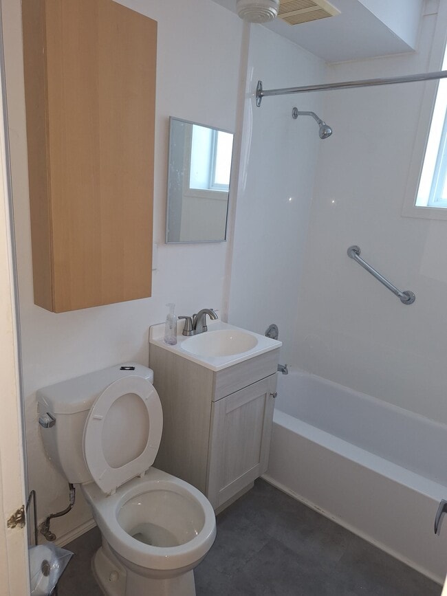 986 Préfontaine Rue in Longueuil, QC - Building Photo - Building Photo