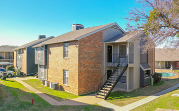 Fox Hollow Lewisville in Lewisville, TX - Foto de edificio - Building Photo