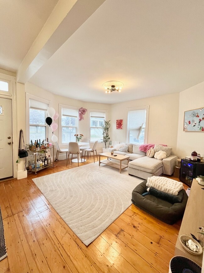 33 Hillside St, Unit 3 in Boston, MA - Building Photo - Building Photo