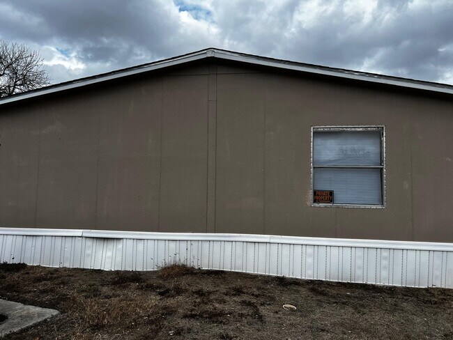 78 D St in Converse, TX - Building Photo - Building Photo