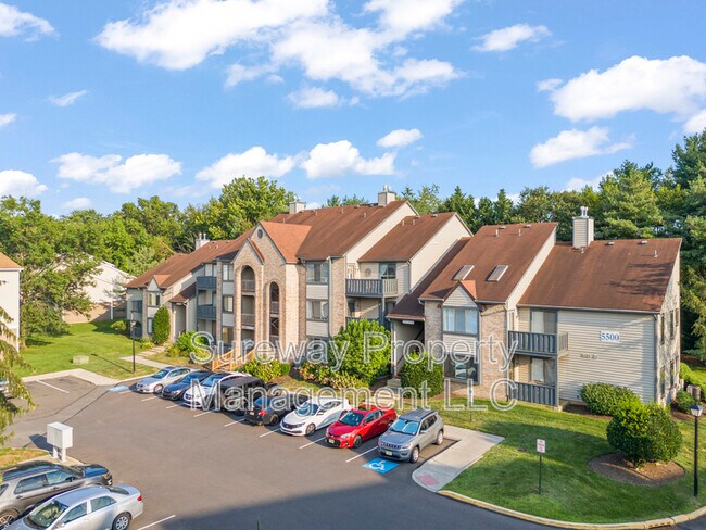 5511B Aberdeen Dr in Mount Laurel, NJ - Building Photo - Building Photo