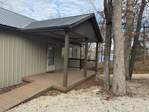 16551 P Rd in Gravois Mills, MO - Foto de edificio - Building Photo
