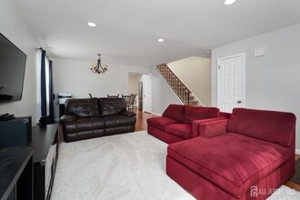 15 Isaac Dr in Dayton, NJ - Building Photo - Building Photo