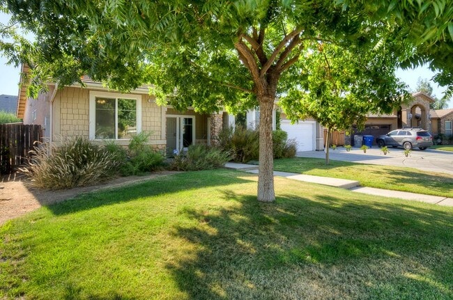 5681 N Fair Ave in Fresno, CA - Building Photo - Building Photo