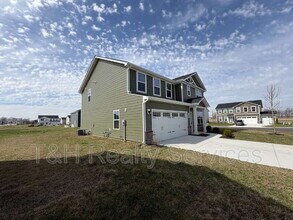 7183 Finley Crk Dr in Whitestown, IN - Building Photo - Building Photo