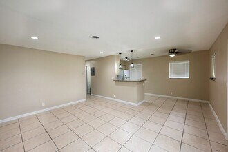 131 NW 57th St, Unit 131 NW 57 Street in Oakland Park, FL - Building Photo - Building Photo