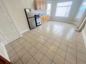 744 Pine Ave in Long Beach, CA - Building Photo - Building Photo
