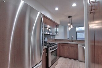 1050 Seco St, Unit 202 in Pasadena, CA - Building Photo - Building Photo