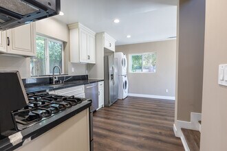 8424 Grenoble St in Los Angeles, CA - Building Photo - Building Photo