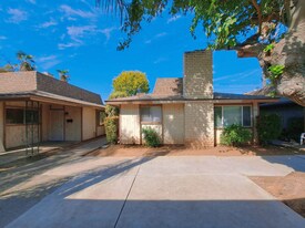 132 W Dayton Ave in Fresno, CA - Building Photo