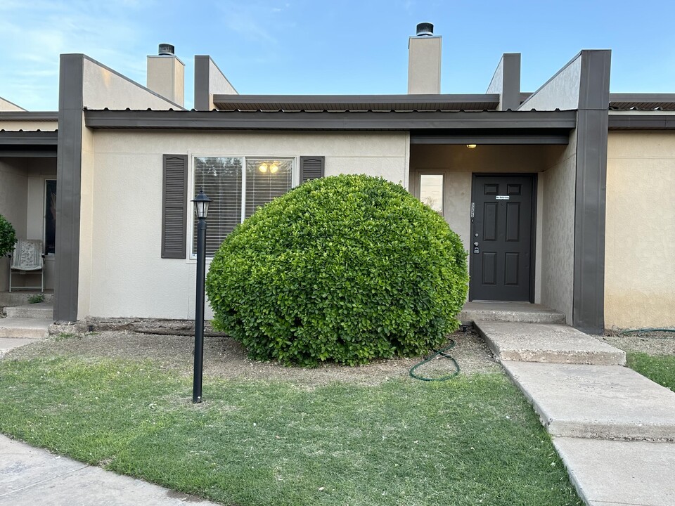 5005 27th St in Lubbock, TX - Building Photo