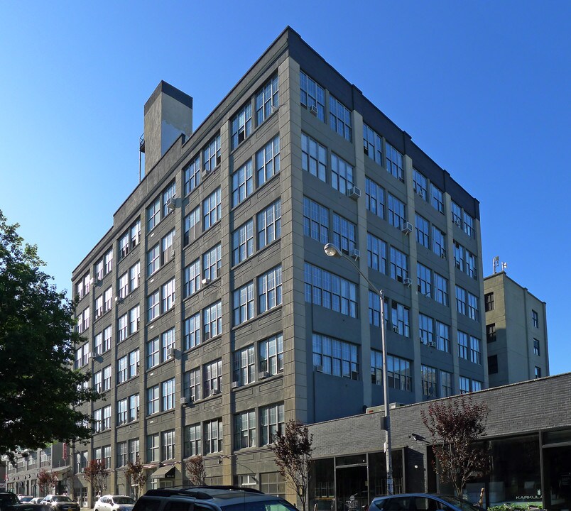 Rocket Factory Lofts in Brooklyn, NY - Foto de edificio