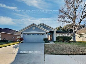 9615 Jaybird Ln in Land O Lakes, FL - Building Photo