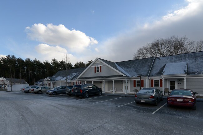 Little Neck Village in Marion, MA - Foto de edificio - Building Photo