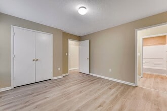 Cypress Park Apartments in Columbus, MS - Foto de edificio - Building Photo