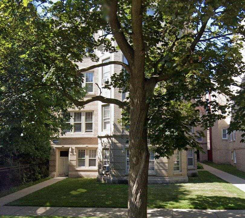 1638 W. Chase in Chicago, IL - Building Photo