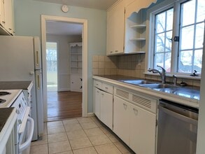 16 Garfield Ave in North Haven, CT - Building Photo - Building Photo