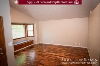 5051 Forsythia St in Springfield, OR - Building Photo - Building Photo