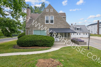 Waynedale Village Apartments in Fort Wayne, IN - Building Photo - Building Photo