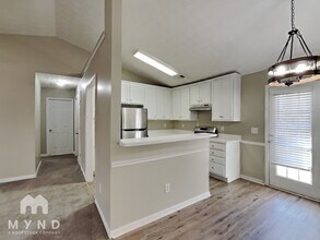 185 Waters Edge Dr in Locust Grove, GA - Building Photo - Building Photo