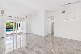 13264 Lakeside Terrace in Cooper City, FL - Building Photo - Building Photo