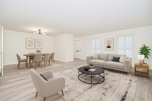 10378 Briar Forest Dr in Houston, TX - Building Photo