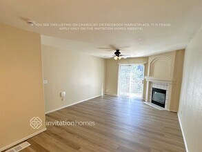 11812 E Kepner Dr in Aurora, CO - Foto de edificio - Building Photo